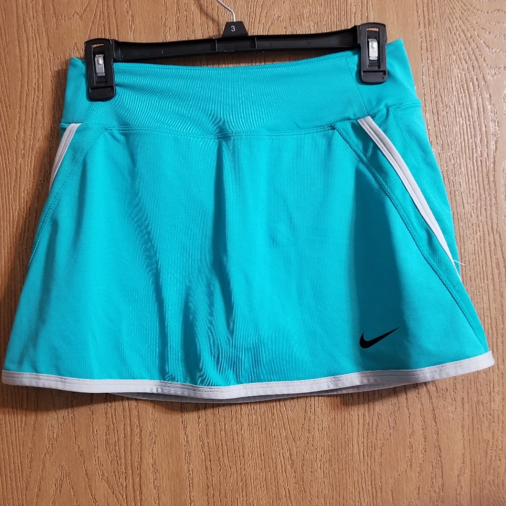 Sport skorts. Nike. pink  Like new